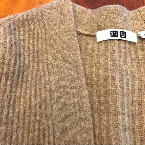 UNIQLO 100% Wool Oversized Minimalist Beige V Neck Sweater Cardigan. Women Large - Picture 14 of 16